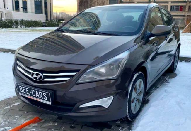 Аренда hyundai solaris эконом класса 2015 года в городе Москва Славянский бульвар от 2160 руб./сутки, передний привод, двигатель: бензин, объем 1.4 литра, каско (Мультидрайв), ОСАГО (Мультидрайв), без водителя, недорого - RentRide