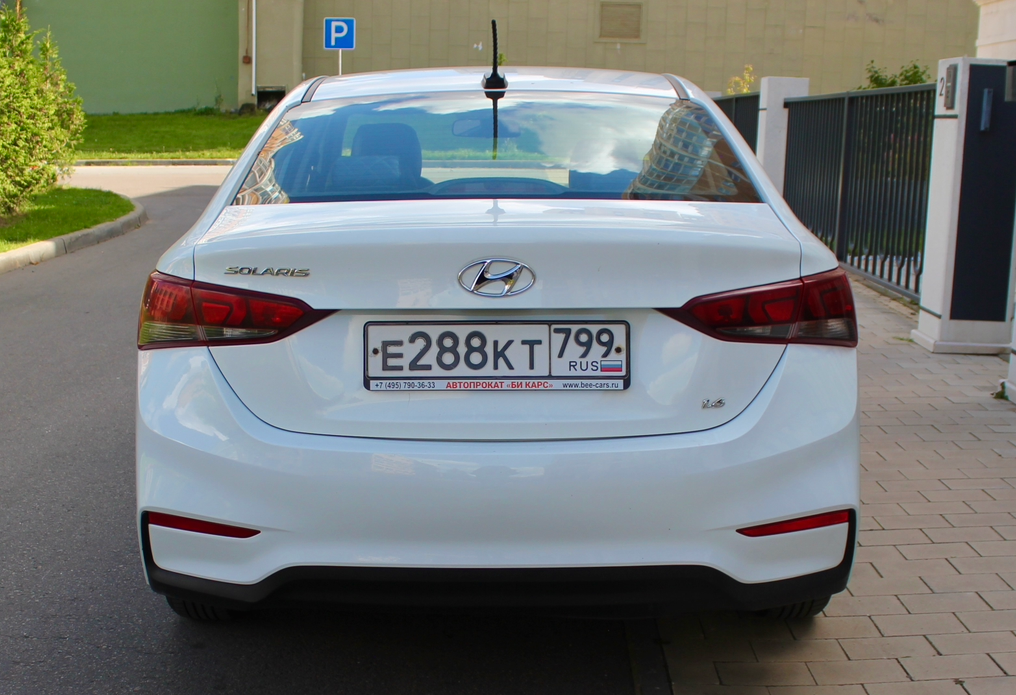 Аренда hyundai solaris 2018 года в городе Москва Славянский бульвар от 2160 руб./сутки, передний привод, двигатель: бензин, объем 1.6 литров, каско (Мультидрайв), ОСАГО (Мультидрайв), без водителя, недорого, вид 7 - RentRide