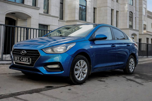 Прокат авто hyundai solaris 2015 года в городе Москва Славянский бульвар от 2160 руб./сутки, передний привод, двигатель: бензин, объем 1.6 литров, каско (Мультидрайв), ОСАГО (Мультидрайв), без водителя, недорого - RentRide