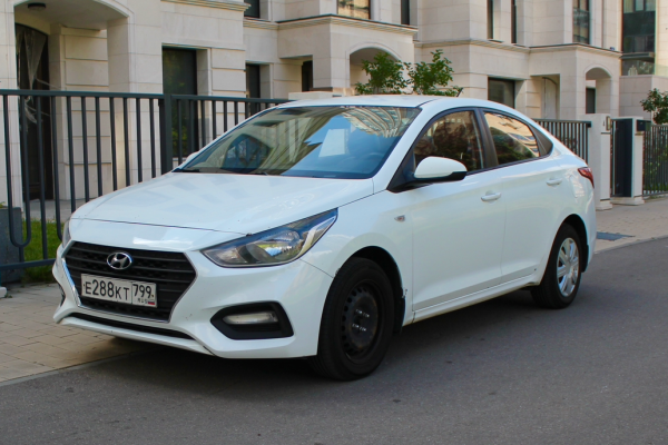 Прокат авто hyundai solaris 2018 года в городе Москва Славянский бульвар от 2160 руб./сутки, передний привод, двигатель: бензин, объем 1.6 литров, каско (Мультидрайв), ОСАГО (Мультидрайв), без водителя, недорого - RentRide