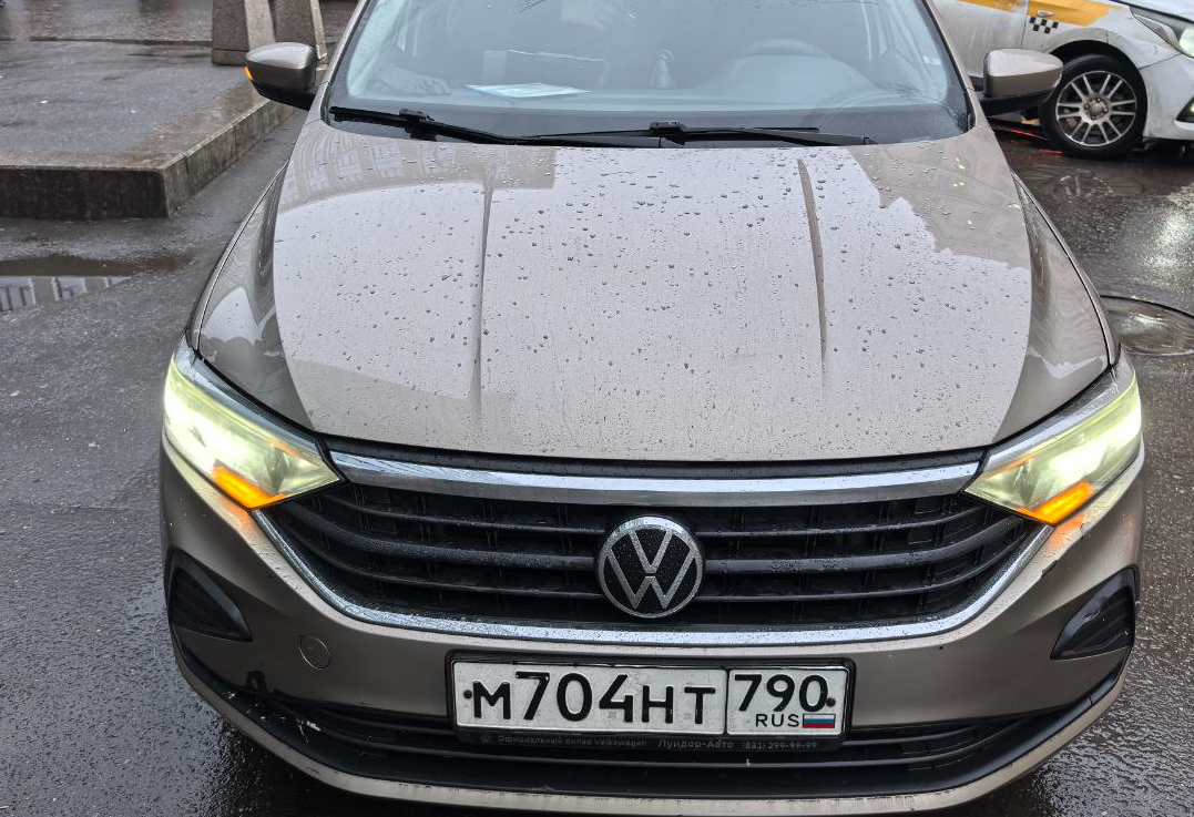 Аренда volkswagen polo эконом класса 2021 года в городе Москва Славянский бульвар от 2900 руб./сутки, передний привод, двигатель: бензин, объем 1.6 литров, каско (Мультидрайв), ОСАГО (Мультидрайв), без водителя, недорого, вид 2 - RentRide