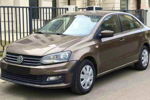 Прокат авто volkswagen polo эконом класса 2021 года в городе Москва Славянский бульвар от 2400 руб./сутки, передний привод, двигатель: бензин, объем 1.6 литров, каско (Мультидрайв), ОСАГО (Мультидрайв), без водителя, недорого - RentRide