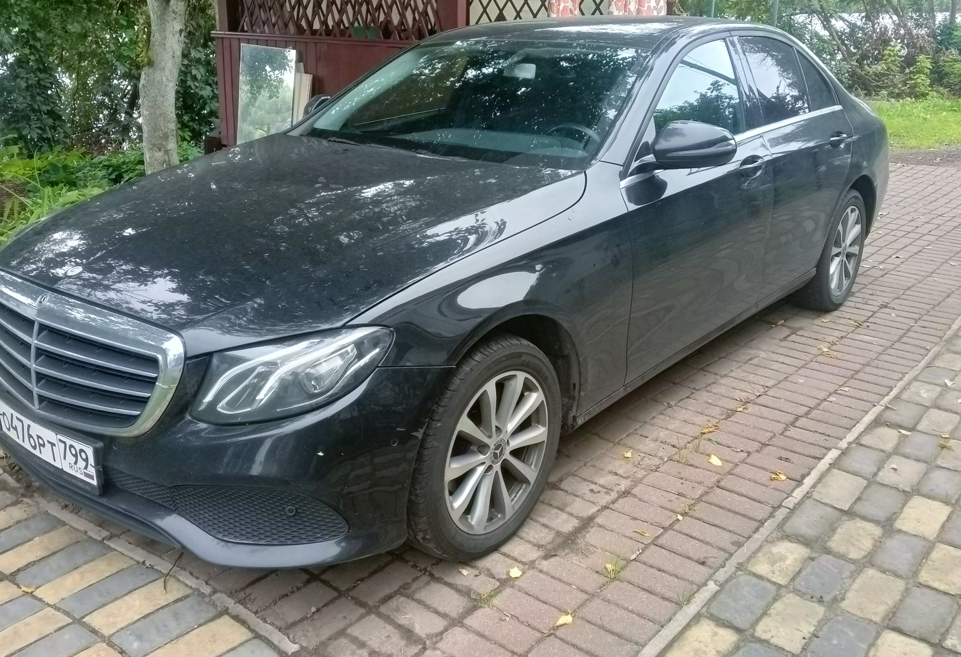 Аренда mercedes-benz e-klass бизнес класса 2018 года в городе Москва Котельники от 4800 руб./сутки, задний привод, двигатель: бензин, объем 2 литра, ОСАГО (Впишу в полис), без водителя, недорого - RentRide