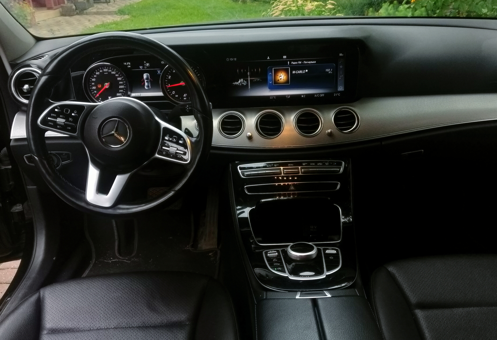 Аренда mercedes-benz e-klass бизнес класса 2018 года в городе Москва Котельники от 4800 руб./сутки, задний привод, двигатель: бензин, объем 2 литра, ОСАГО (Впишу в полис), без водителя, недорого, вид 5 - RentRide
