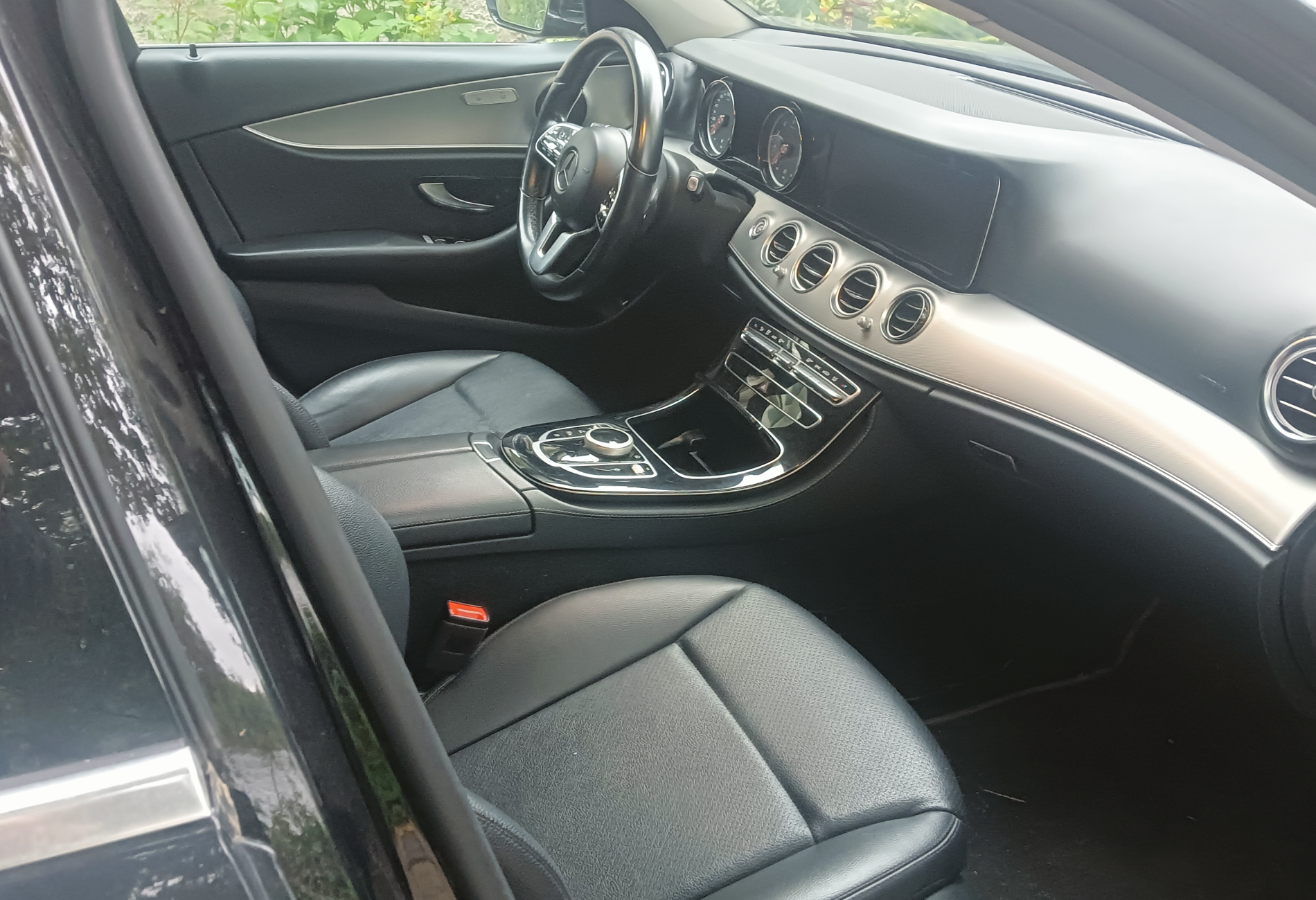 Аренда mercedes-benz e-klass бизнес класса 2018 года в городе Москва Котельники от 4800 руб./сутки, задний привод, двигатель: бензин, объем 2 литра, ОСАГО (Впишу в полис), без водителя, недорого, вид 6 - RentRide