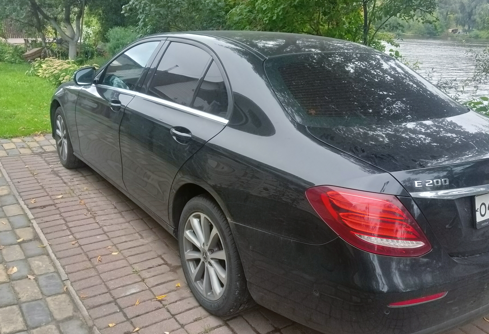 Аренда mercedes-benz e-klass бизнес класса 2018 года в городе Москва Котельники от 4800 руб./сутки, задний привод, двигатель: бензин, объем 2 литра, ОСАГО (Впишу в полис), без водителя, недорого, вид 3 - RentRide