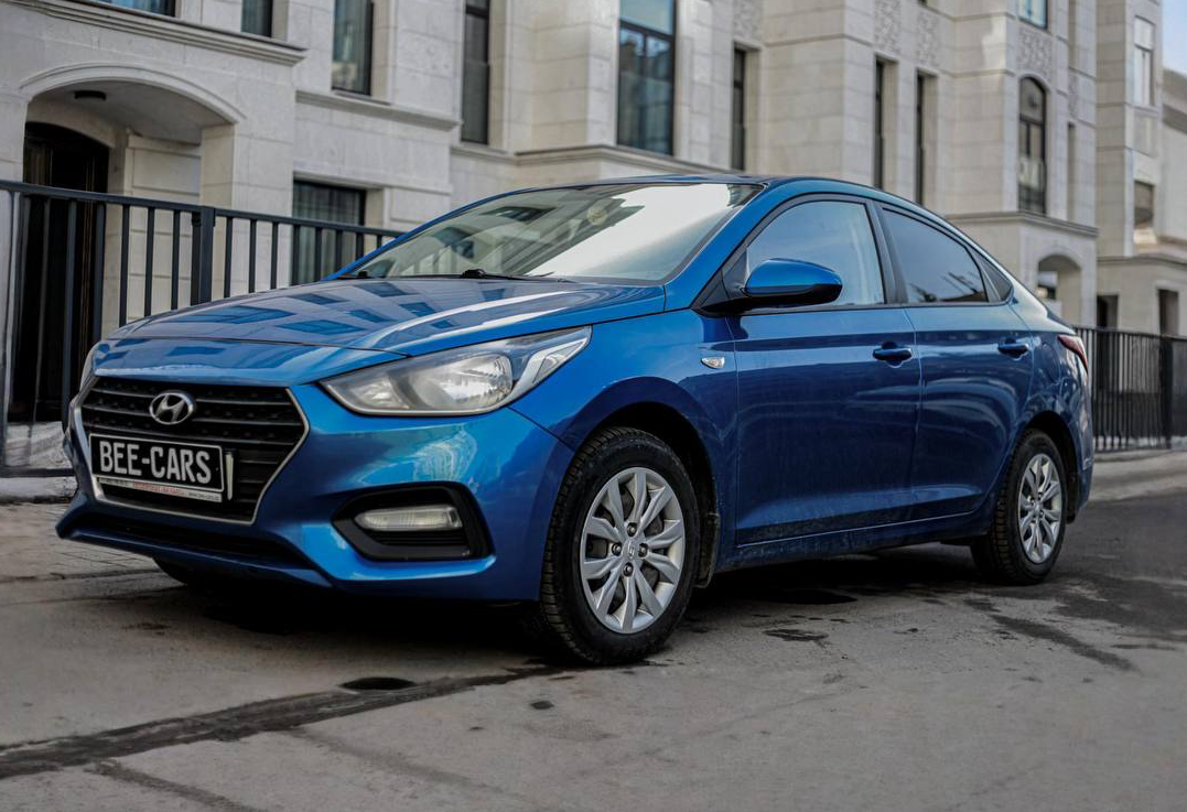 Аренда hyundai solaris эконом класса 2018 года в городе Москва Славянский бульвар от 2800 руб./сутки, передний привод, двигатель: бензин, объем 1.6 литров, каско (Мультидрайв), ОСАГО (Мультидрайв), без водителя, недорого - RentRide