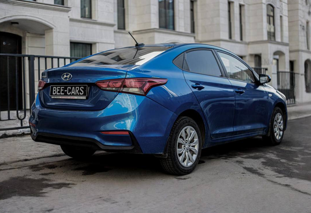 Аренда hyundai solaris эконом класса 2018 года в городе Москва Славянский бульвар от 2800 руб./сутки, передний привод, двигатель: бензин, объем 1.6 литров, каско (Мультидрайв), ОСАГО (Мультидрайв), без водителя, недорого, вид 7 - RentRide
