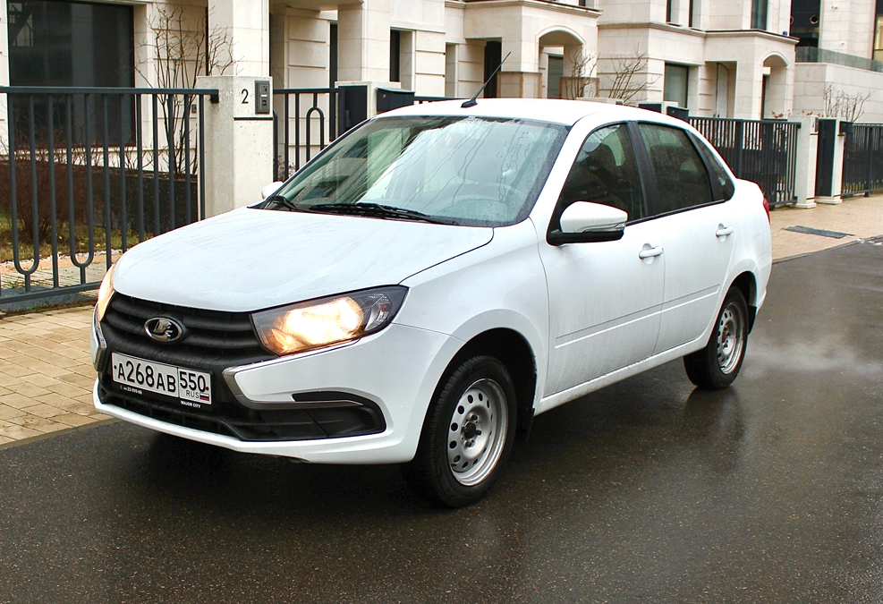 Аренда lada granta эконом класса 2024 года в городе Москва Славянский бульвар от 1900 руб./сутки, передний привод, каско (Мультидрайв), ОСАГО (Мультидрайв), без водителя, недорого - RentRide