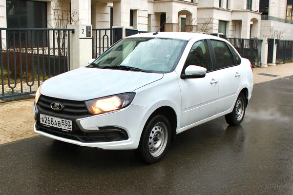 Прокат авто lada granta эконом класса 2024 года в городе Москва Славянский бульвар от 1900 руб./сутки, передний привод, каско (Мультидрайв), ОСАГО (Мультидрайв), без водителя, недорого - RentRide