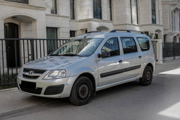 Прокат авто lada largus эконом класса 2014 года в городе Москва Славянский бульвар от 2400 руб./сутки, передний привод, каско (Мультидрайв), ОСАГО (Мультидрайв), без водителя, недорого - RentRide