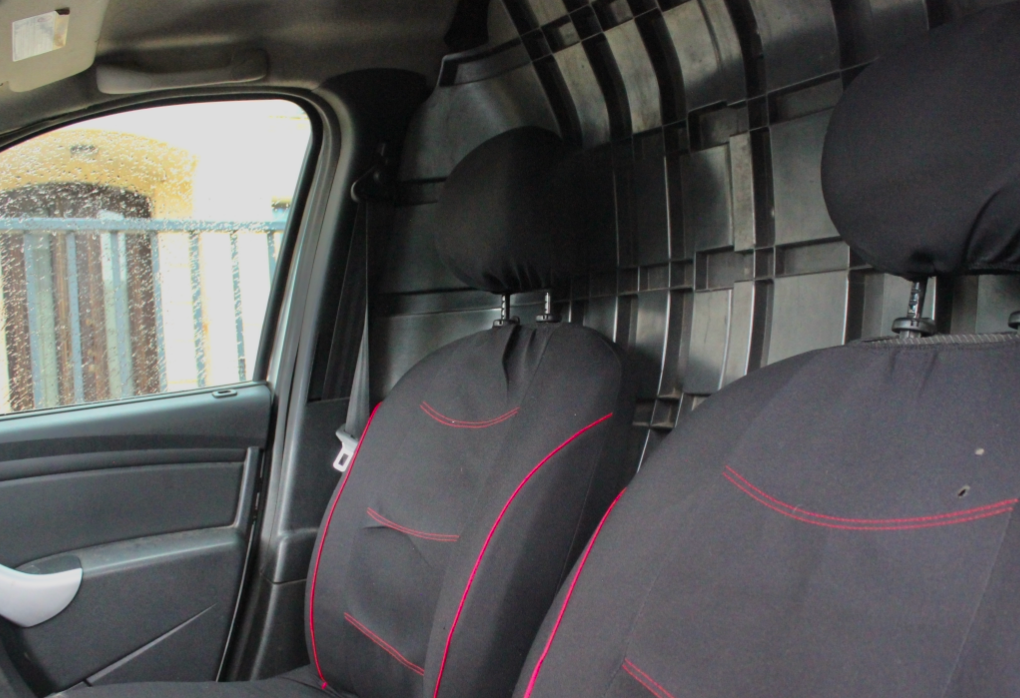 Аренда lada largus-furgon эконом класса 2015 года в городе Москва Славянский бульвар от 2500 руб./сутки, передний привод, каско (Мультидрайв), ОСАГО (Мультидрайв), без водителя, недорого, вид 4 - RentRide