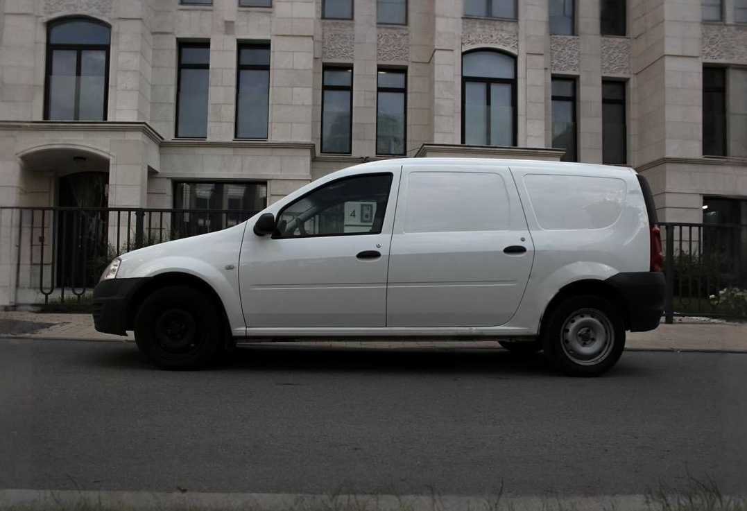 Аренда lada largus-furgon эконом класса 2015 года в городе Москва Славянский бульвар от 2500 руб./сутки, передний привод, каско (Мультидрайв), ОСАГО (Мультидрайв), без водителя, недорого, вид 2 - RentRide