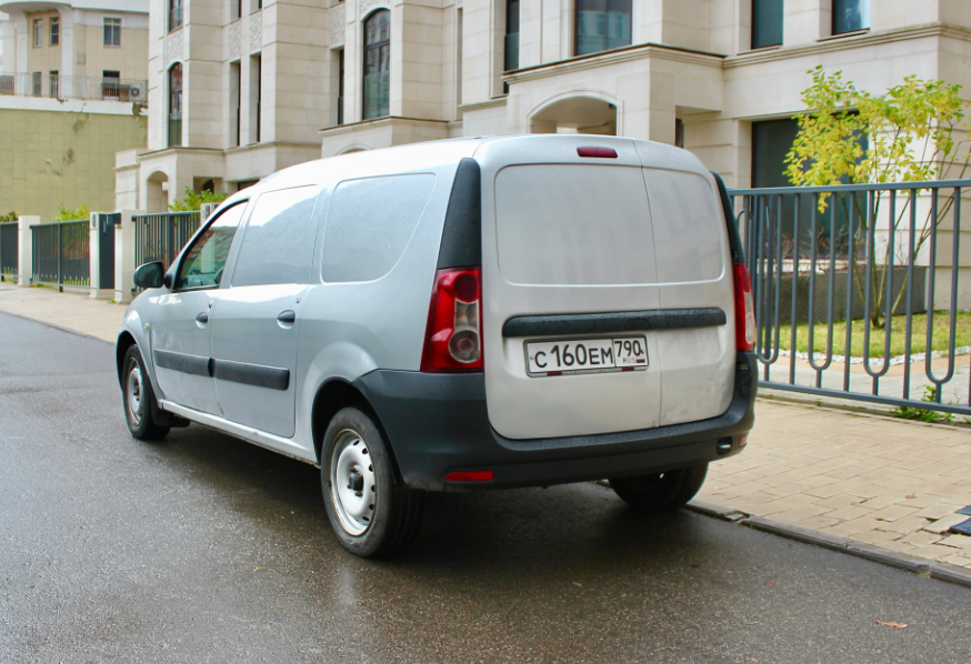 Аренда lada largus-furgon эконом класса 2015 года в городе Москва Славянский бульвар от 2500 руб./сутки, передний привод, каско (Мультидрайв), ОСАГО (Мультидрайв), без водителя, недорого, вид 6 - RentRide