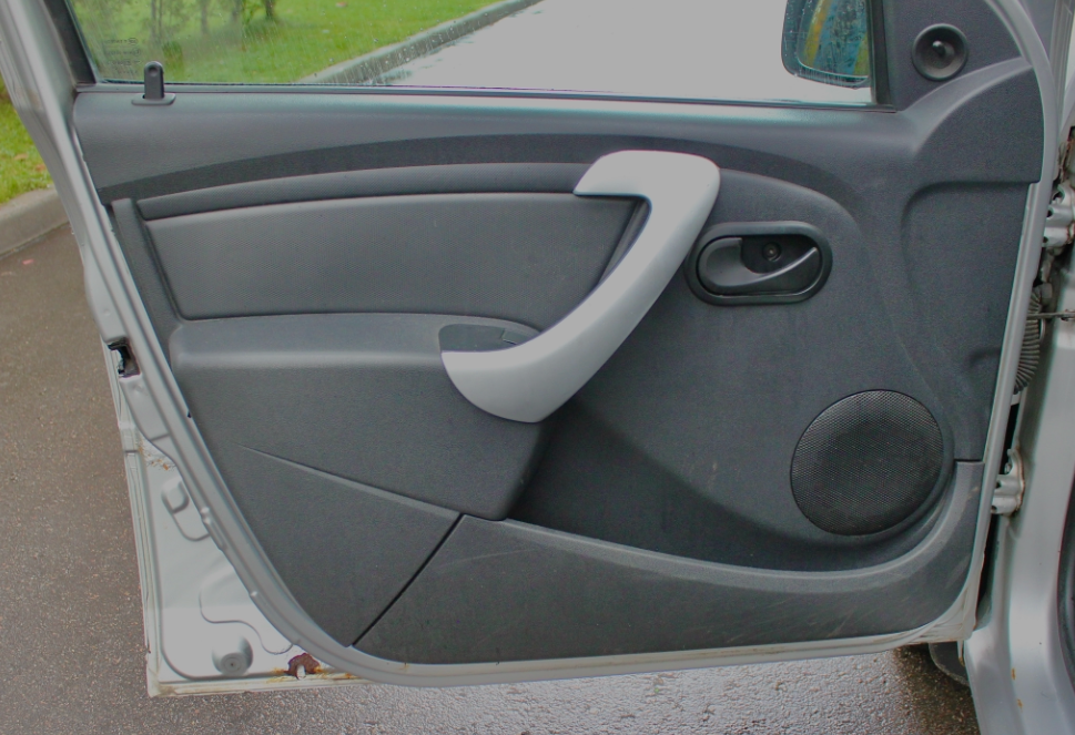 Аренда lada largus-furgon эконом класса 2015 года в городе Москва Славянский бульвар от 2500 руб./сутки, передний привод, каско (Мультидрайв), ОСАГО (Мультидрайв), без водителя, недорого, вид 5 - RentRide