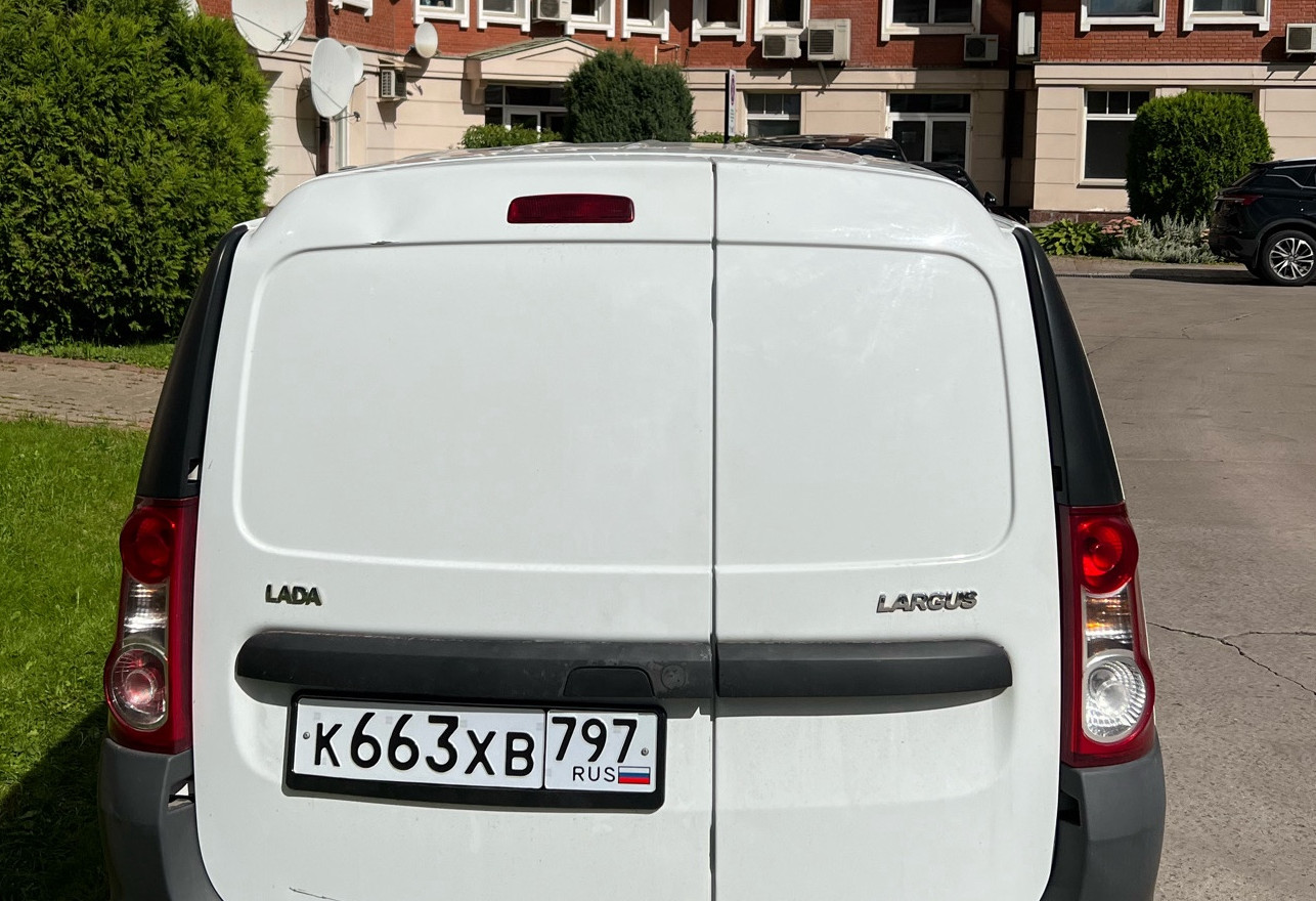 Аренда lada largus-furgon эконом класса 2017 года в городе Москва Минская от 2000 руб./сутки, передний привод, двигатель: бензин, объем 1.5 литров, ОСАГО (Впишу в полис), без водителя, недорого, вид 4 - RentRide