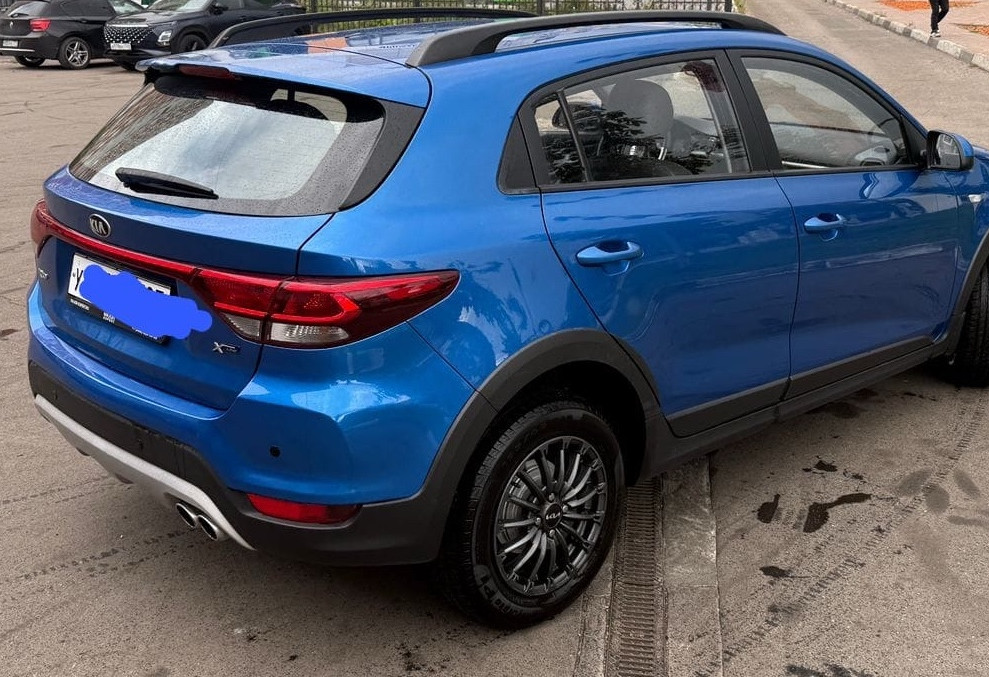 Аренда kia rio-x-line эконом класса 2019 года в городе Москва Бульвар Дмитрия Донского от 1800 руб./сутки, передний привод, двигатель: бензин, объем 1.4 литра, ОСАГО (Мультидрайв), без водителя, недорого, вид 4 - RentRide