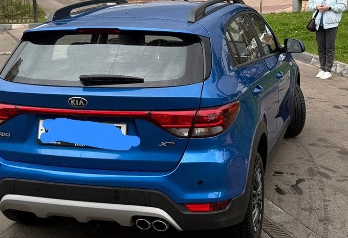 Аренда kia rio-x-line эконом класса 2019 года в городе Москва Бульвар Дмитрия Донского от 1800 руб./сутки, передний привод, двигатель: бензин, объем 1.4 литра, ОСАГО (Мультидрайв), без водителя, недорого, вид 3 - RentRide