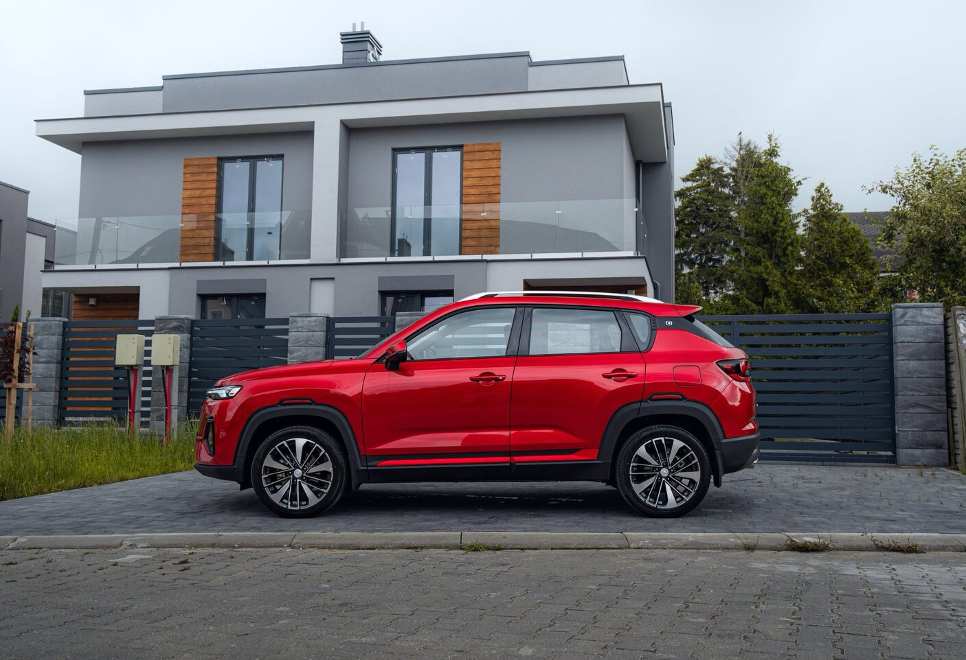 Аренда changan cs35plus комфорт класса 2024 года в городе Москва от 3992 руб./сутки, передний привод, двигатель: бензин, объем 1.4 литра, ОСАГО (Мультидрайв), без водителя, недорого, вид 4 - RentRide