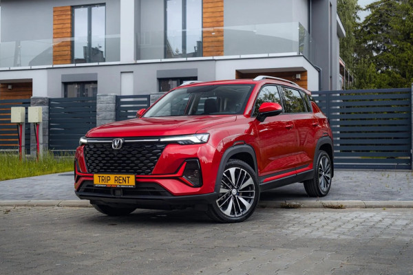 Прокат авто changan cs35plus комфорт класса 2024 года в городе Калининград от 3992 руб./сутки, передний привод, двигатель: бензин, объем 1.4 литра, ОСАГО (Мультидрайв), без водителя, недорого - RentRide