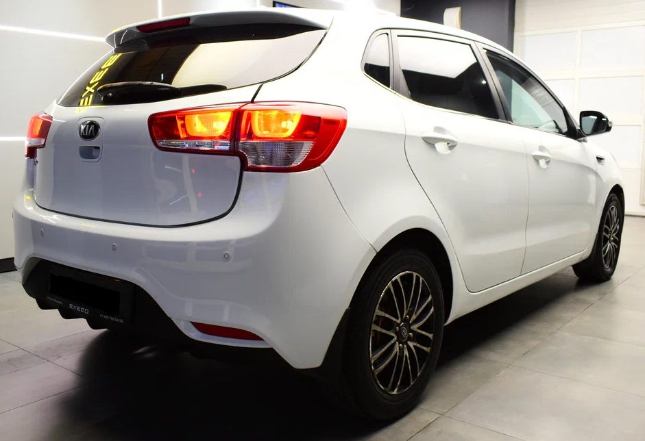 Аренда kia rio эконом класса 2015 года в городе Москва Ольховая от 2399 руб./сутки, передний привод, двигатель: бензин, объем 1.6 литров, ОСАГО (Впишу в полис), без водителя, недорого, вид 2 - RentRide