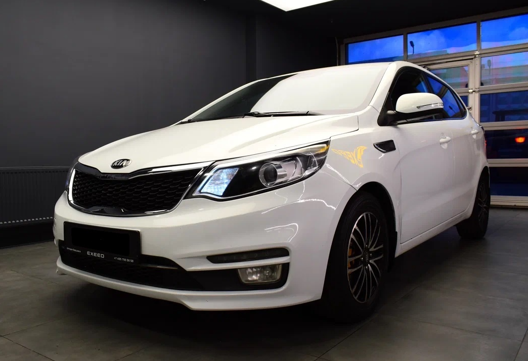 Аренда kia rio эконом класса 2015 года в городе Москва Ольховая от 2399 руб./сутки, передний привод, двигатель: бензин, объем 1.6 литров, ОСАГО (Впишу в полис), без водителя, недорого - RentRide