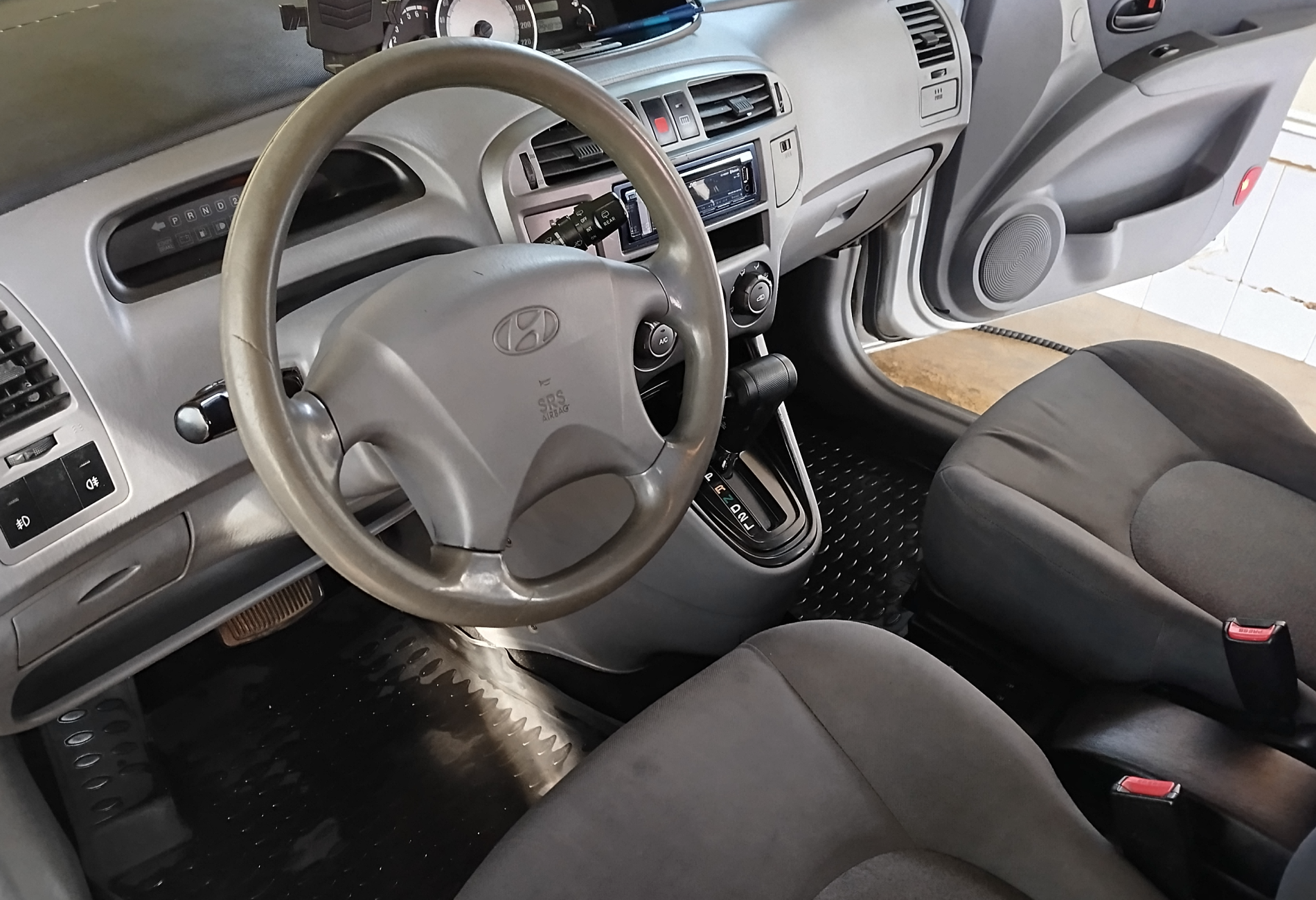 Аренда hyundai matrix эконом класса 2007 года в городе Москва Медведково от 1360 руб./сутки, передний привод, двигатель: бензин, объем 1.6 литров, ОСАГО (Впишу в полис), без водителя, недорого, вид 3 - RentRide