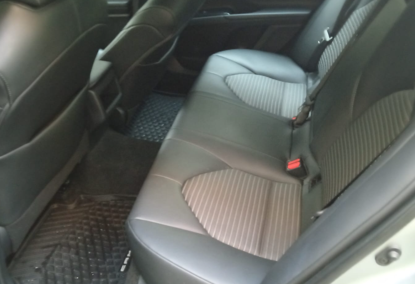 Аренда toyota camry комфорт класса 2020 года в городе Москва Новые Черемушки от 3500 руб./сутки, передний привод, двигатель: бензин, объем 2.5 литров, ОСАГО (Впишу в полис), без водителя, недорого, вид 4 - RentRide