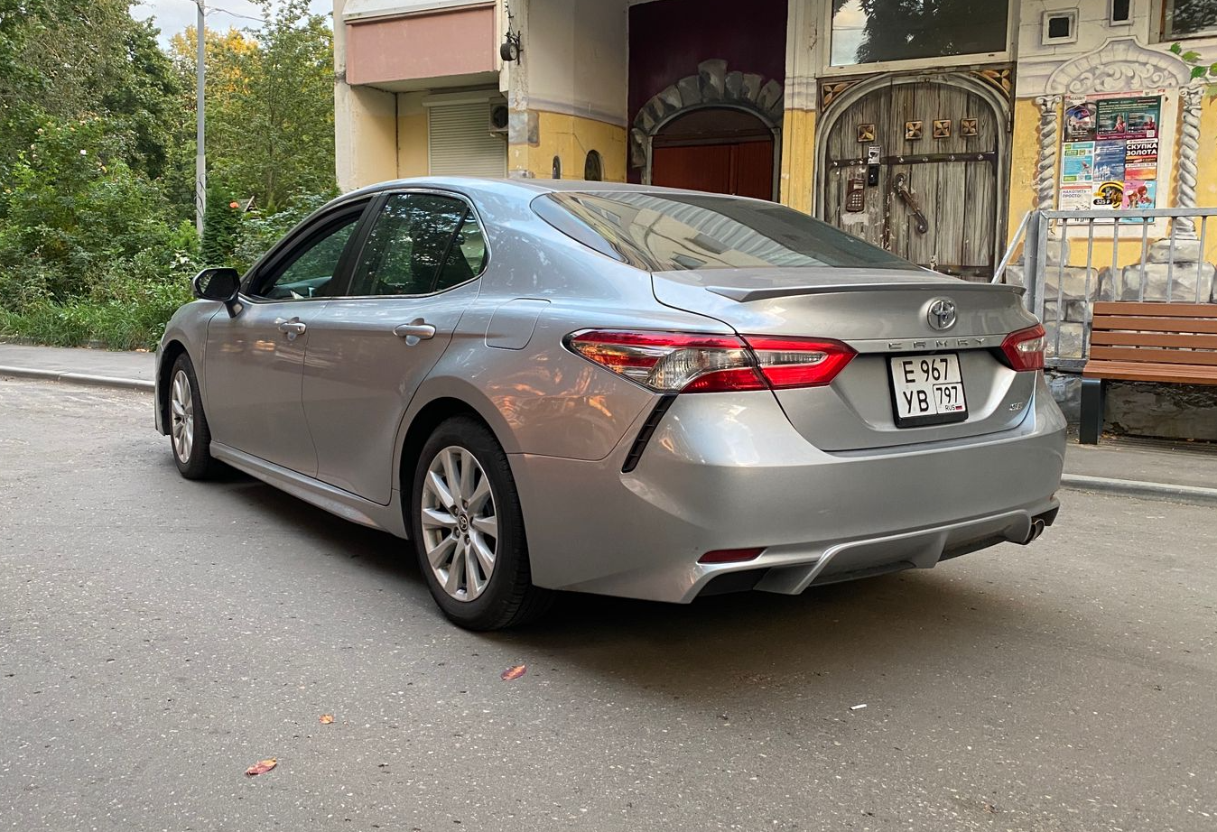 Аренда toyota camry комфорт класса 2020 года в городе Москва Новые Черемушки от 3500 руб./сутки, передний привод, двигатель: бензин, объем 2.5 литров, ОСАГО (Впишу в полис), без водителя, недорого, вид 7 - RentRide