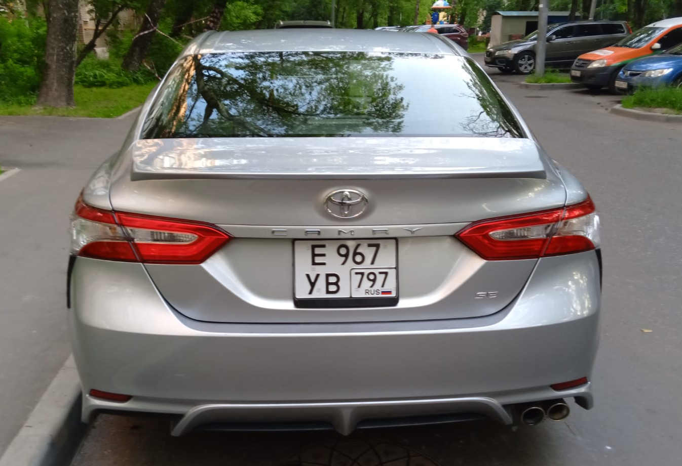 Аренда toyota camry комфорт класса 2020 года в городе Москва Новые Черемушки от 3500 руб./сутки, передний привод, двигатель: бензин, объем 2.5 литров, ОСАГО (Впишу в полис), без водителя, недорого, вид 3 - RentRide