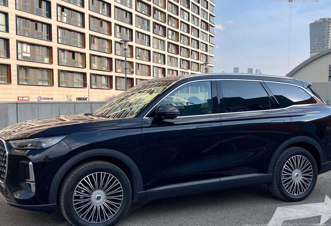 Аренда chery tiggo-4 комфорт класса 2024 года в городе Москва Нагорная от 8000 руб./сутки, полный привод, двигатель: бензин, объем 2 литра, каско (Мультидрайв), ОСАГО (Мультидрайв), без водителя, недорого, вид 3 - RentRide