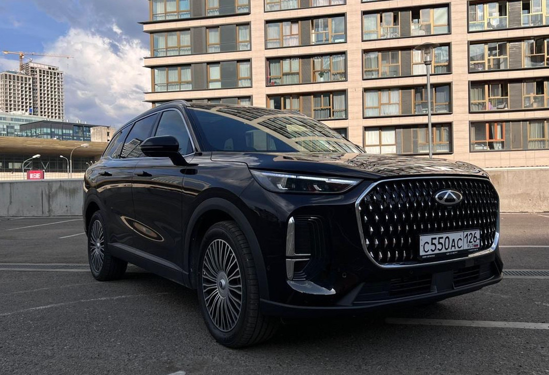 Аренда chery tiggo-4 комфорт класса 2024 года в городе Москва Нагорная от 8000 руб./сутки, полный привод, двигатель: бензин, объем 2 литра, каско (Мультидрайв), ОСАГО (Мультидрайв), без водителя, недорого, вид 2 - RentRide