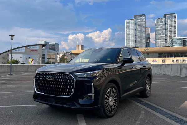 Прокат авто chery tiggo-4 комфорт класса 2024 года в городе Москва Нагорная от 8000 руб./сутки, полный привод, двигатель: бензин, объем 2 литра, каско (Мультидрайв), ОСАГО (Мультидрайв), без водителя, недорого - RentRide
