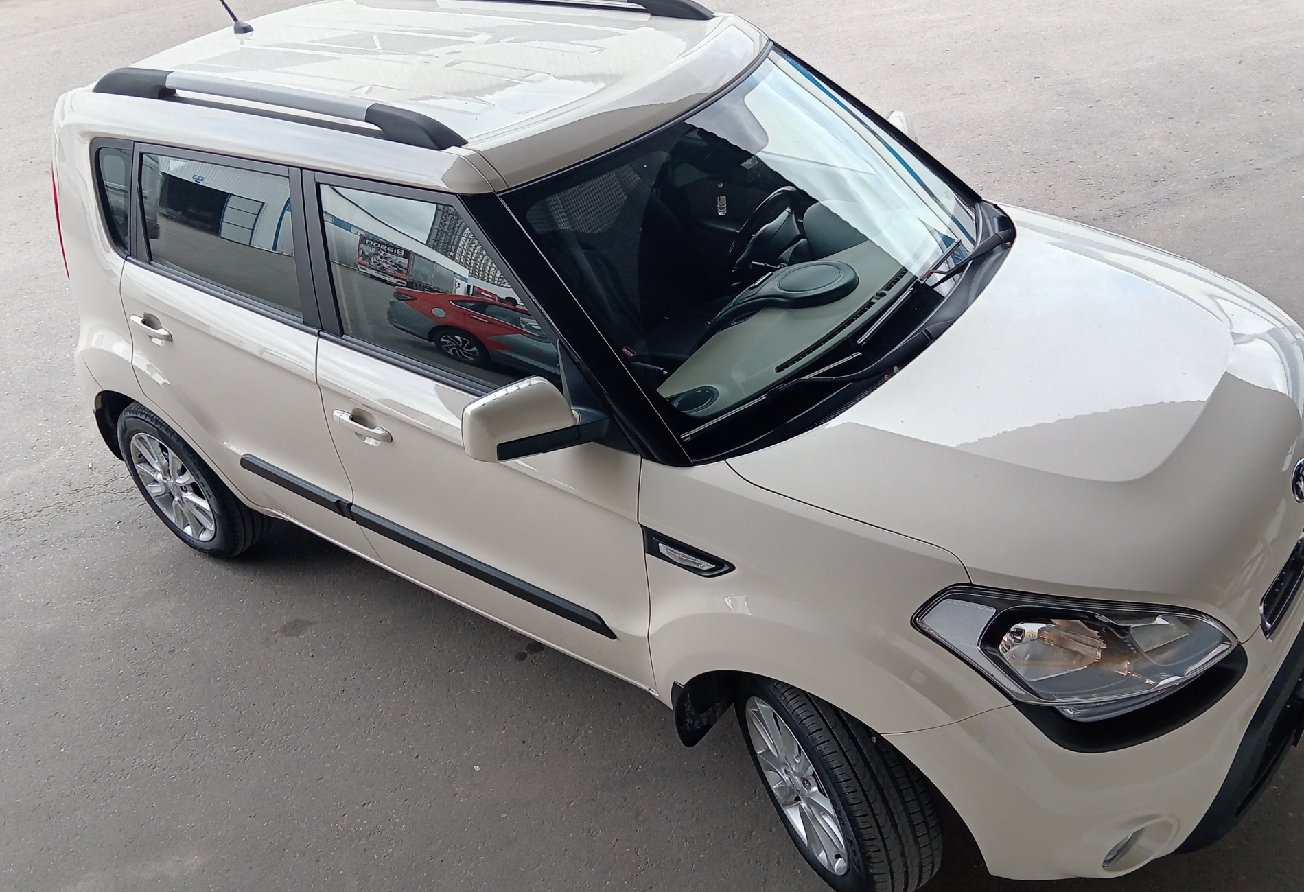 Аренда kia soul эконом класса 2013 года в городе Москва Ольховая от 1830 руб./сутки, передний привод, двигатель: бензин, объем 1.6 литров, ОСАГО (Впишу в полис), без водителя, недорого - RentRide