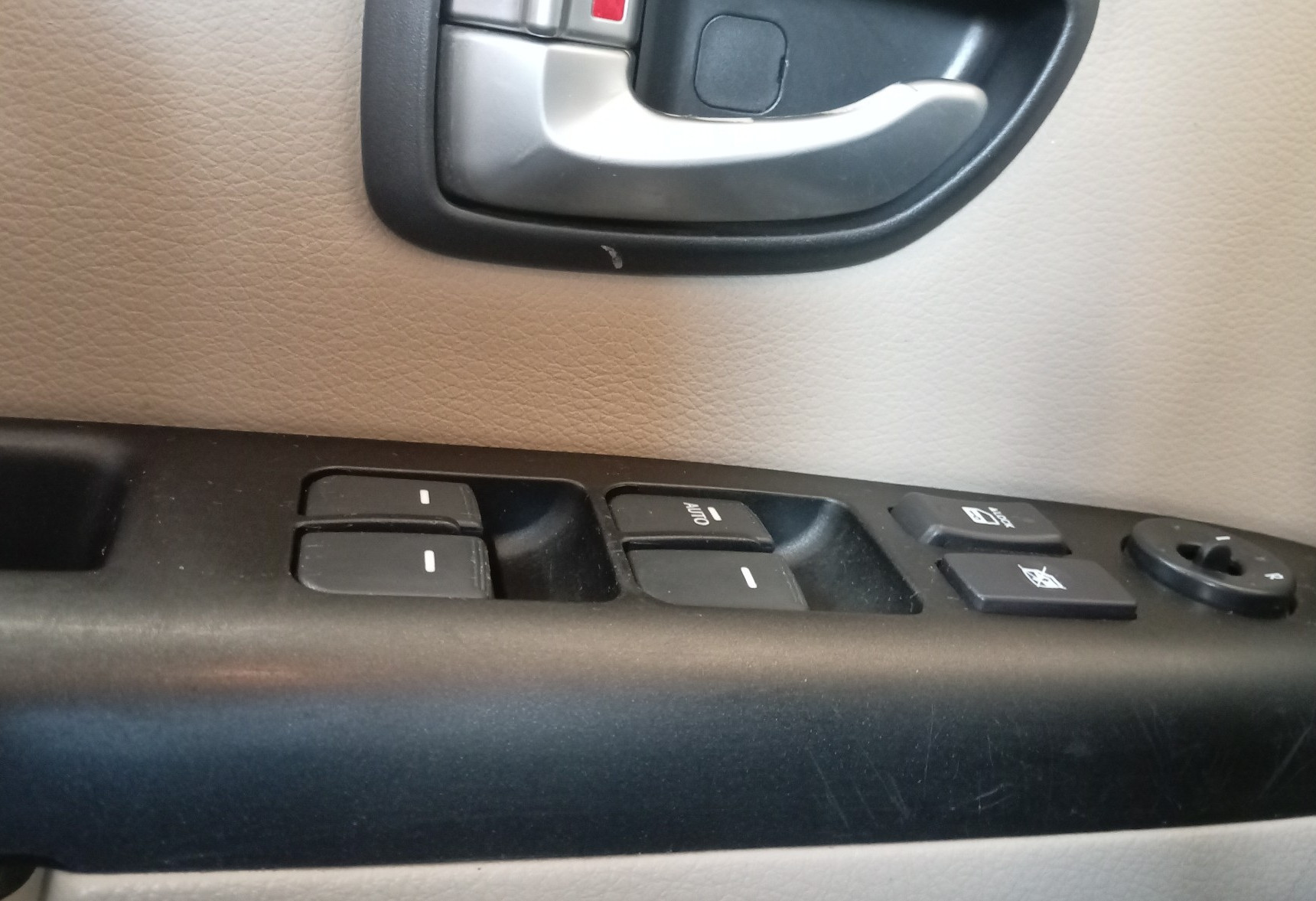 Аренда kia soul эконом класса 2013 года в городе Москва Ольховая от 1790 руб./сутки, передний привод, двигатель: бензин, объем 1.6 литров, ОСАГО (Впишу в полис), без водителя, недорого, вид 10 - RentRide