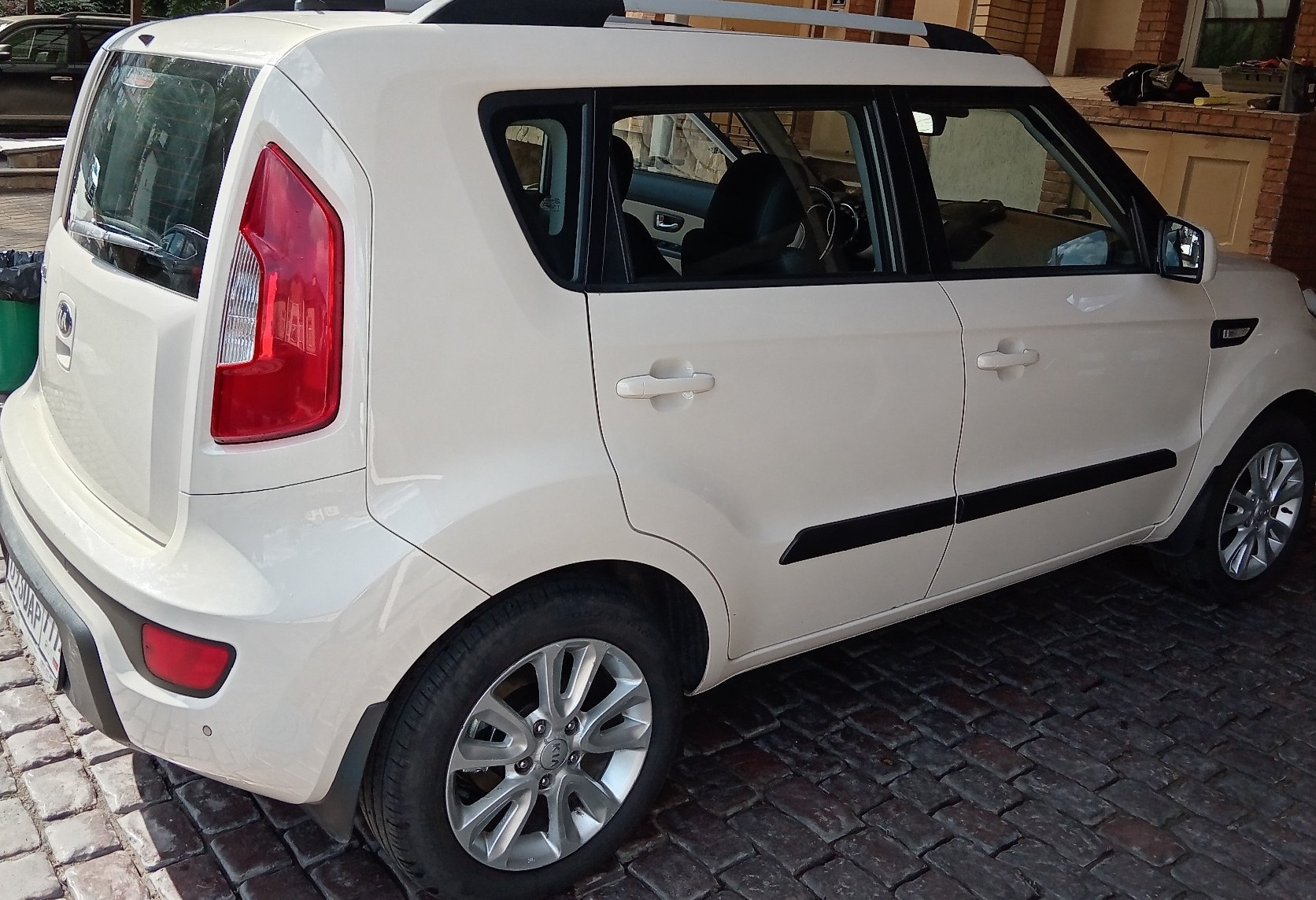 Аренда kia soul эконом класса 2013 года в городе Москва Ольховая от 1790 руб./сутки, передний привод, двигатель: бензин, объем 1.6 литров, ОСАГО (Впишу в полис), без водителя, недорого, вид 8 - RentRide