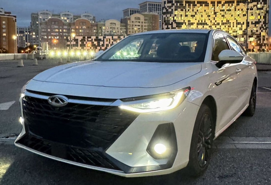 Аренда chery arrizo-8 комфорт класса 2024 года в городе Москва Нагорная от 6000 руб./сутки, передний привод, двигатель: бензин, объем 1.6 литров, каско (Мультидрайв), ОСАГО (Мультидрайв), без водителя, недорого - RentRide