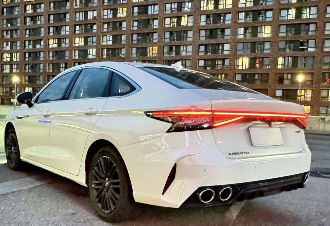 Аренда chery arrizo-8 комфорт класса 2024 года в городе Москва Нагорная от 6000 руб./сутки, передний привод, двигатель: бензин, объем 1.6 литров, каско (Мультидрайв), ОСАГО (Мультидрайв), без водителя, недорого, вид 5 - RentRide
