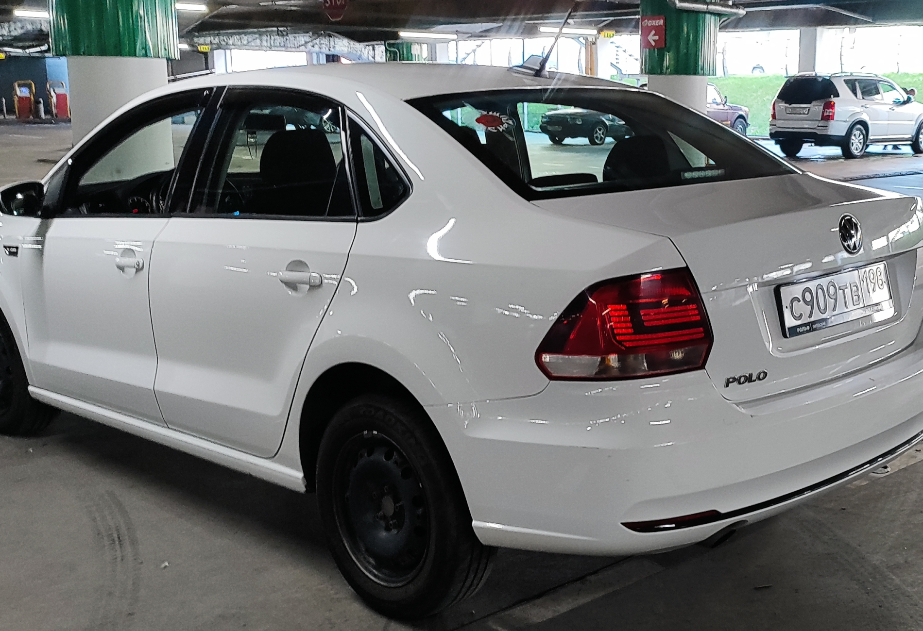 Аренда volkswagen polo эконом класса 2018 года в городе Москва Озерки от 2000 руб./сутки, передний привод, двигатель: бензин, объем 1.6 литров, ОСАГО (Впишу в полис), без водителя, недорого, вид 5 - RentRide