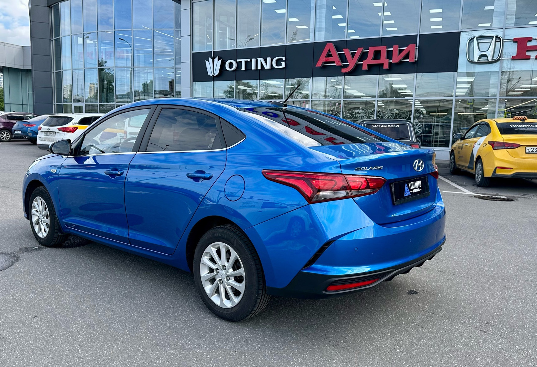 Аренда hyundai solaris эконом класса 2021 года в городе Москва от 2390 руб./сутки, передний привод, двигатель: бензин, объем 1.6 литров, каско (Мультидрайв), ОСАГО (Мультидрайв), без водителя, недорого, вид 6 - RentRide