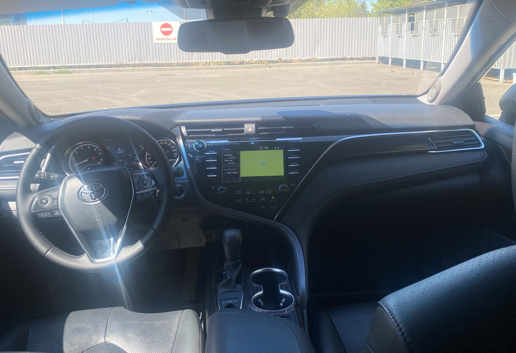 Аренда toyota camry комфорт класса 2021 года в городе Москва от 8800 руб./сутки, передний привод, двигатель: бензин, объем 3.5 литров, ОСАГО (Впишу в полис), без водителя, недорого, вид 6 - RentRide