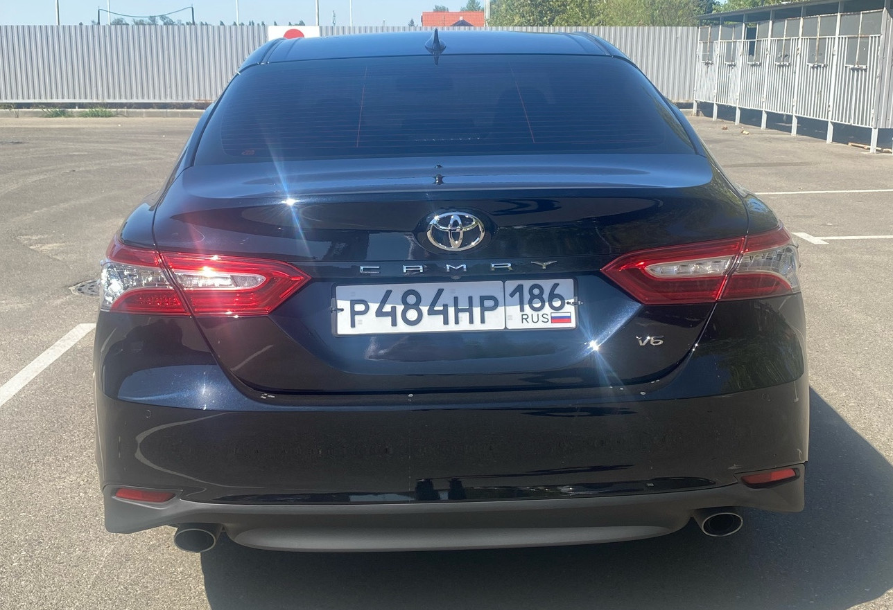 Аренда toyota camry комфорт класса 2021 года в городе Москва от 8800 руб./сутки, передний привод, двигатель: бензин, объем 3.5 литров, ОСАГО (Впишу в полис), без водителя, недорого, вид 3 - RentRide