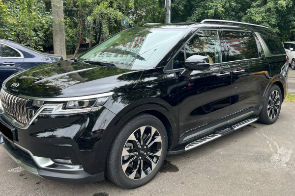 Прокат авто kia carnival комфорт класса 2021 года в городе Москва Строгино от 10000 руб./сутки, передний привод, двигатель: дизель, объем 2.2 литра, каско (Мультидрайв), ОСАГО (Мультидрайв), без водителя, недорого - RentRide