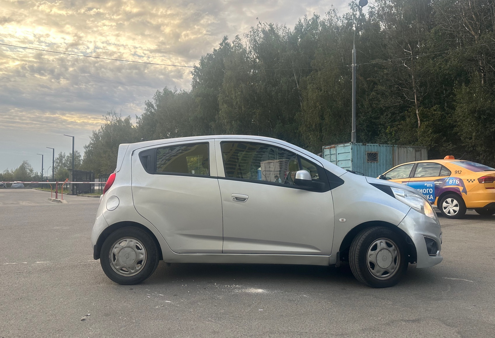 Аренда ravon r2 эконом класса 2017 года в городе Москва Сходненская от 2000 руб./сутки, передний привод, двигатель: бензин, объем 1.2 литра, ОСАГО (Впишу в полис), без водителя, недорого, вид 3 - RentRide