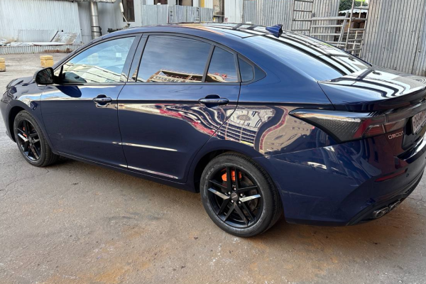 Прокат авто omoda s5 стандарт класса 2021 года в городе Москва Багратионовская от 4400 руб./сутки, передний привод, двигатель: бензин, объем 1.5 литров, ОСАГО (Впишу в полис), без водителя, недорого - RentRide