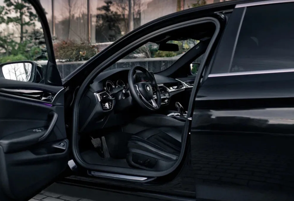 Аренда bmw 5-serii бизнес класса 2019 года в городе Москва Крылатское от 5600 руб./сутки, полный привод, двигатель: дизель, объем 2 литра, каско (Мультидрайв), ОСАГО (Мультидрайв), без водителя, недорого, вид 12 - RentRide