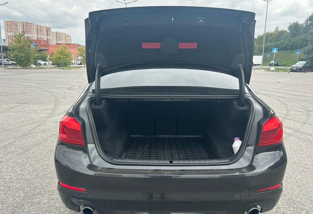 Аренда bmw 5-serii бизнес класса 2019 года в городе Москва Крылатское от 4600 руб./сутки, полный привод, двигатель: дизель, объем 2 литра, каско (Мультидрайв), ОСАГО (Мультидрайв), без водителя, недорого, вид 5 - RentRide