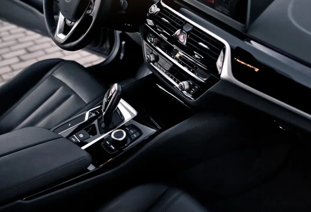 Аренда bmw 5-serii бизнес класса 2019 года в городе Москва Крылатское от 5600 руб./сутки, полный привод, двигатель: дизель, объем 2 литра, каско (Мультидрайв), ОСАГО (Мультидрайв), без водителя, недорого, вид 13 - RentRide