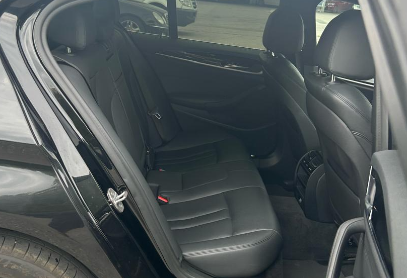 Аренда bmw 5-serii бизнес класса 2019 года в городе Москва Крылатское от 4600 руб./сутки, полный привод, двигатель: дизель, объем 2 литра, каско (Мультидрайв), ОСАГО (Мультидрайв), без водителя, недорого, вид 6 - RentRide