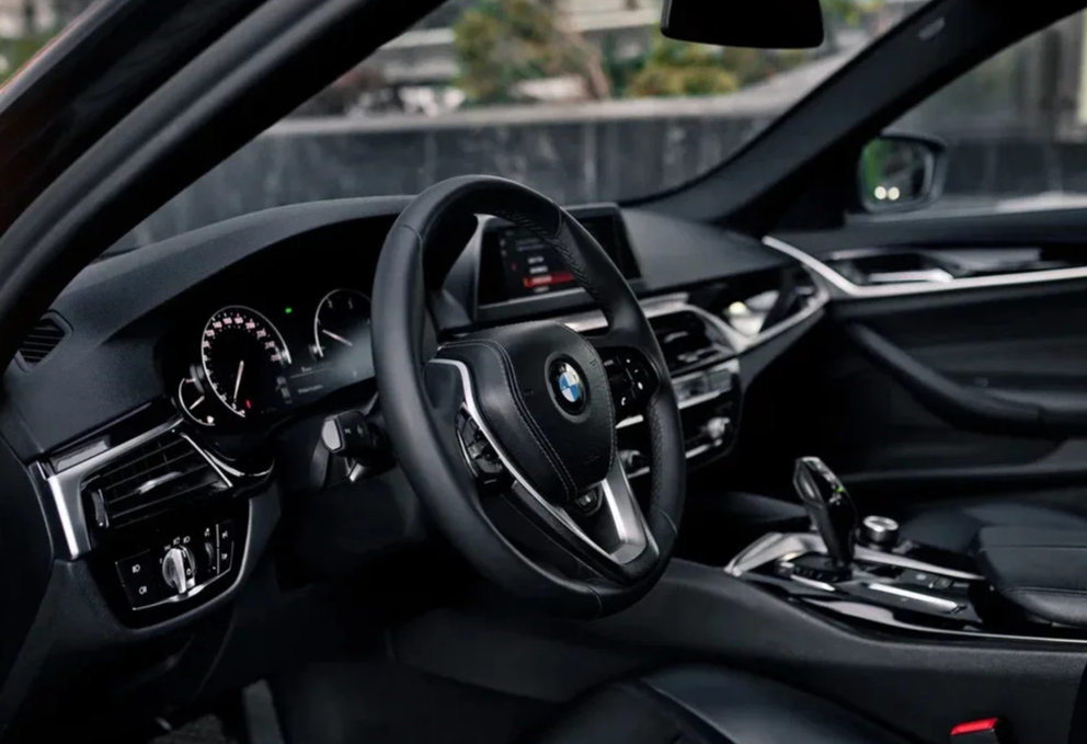 Аренда bmw 5-serii бизнес класса 2019 года в городе Москва Крылатское от 5600 руб./сутки, полный привод, двигатель: дизель, объем 2 литра, каско (Мультидрайв), ОСАГО (Мультидрайв), без водителя, недорого, вид 11 - RentRide